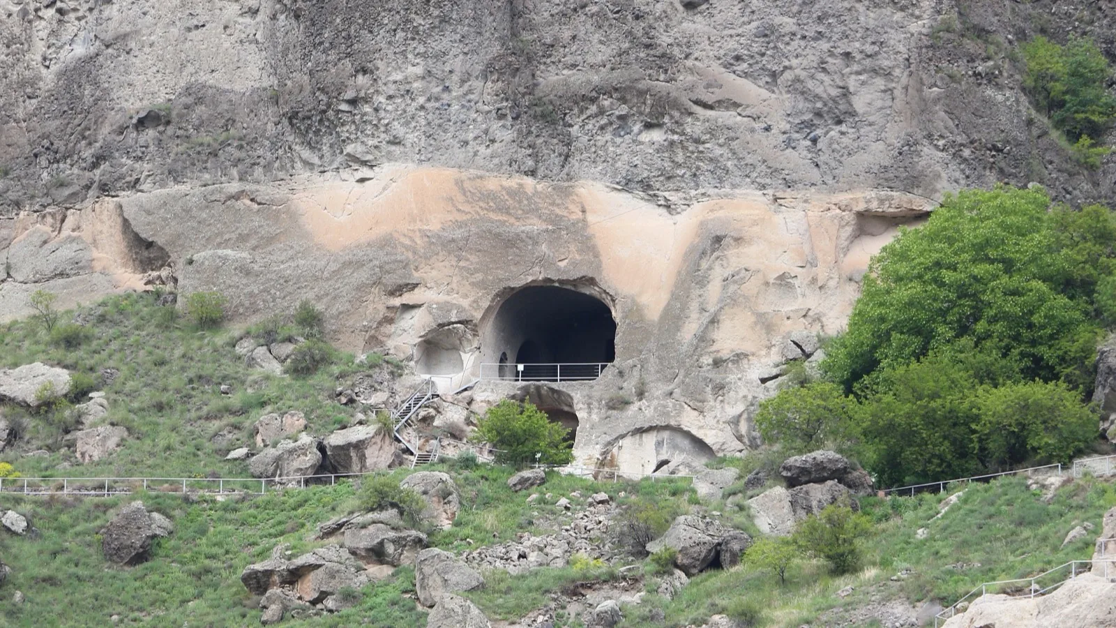 Borjomi National Park, Vardzia cave city and Rabati Castle