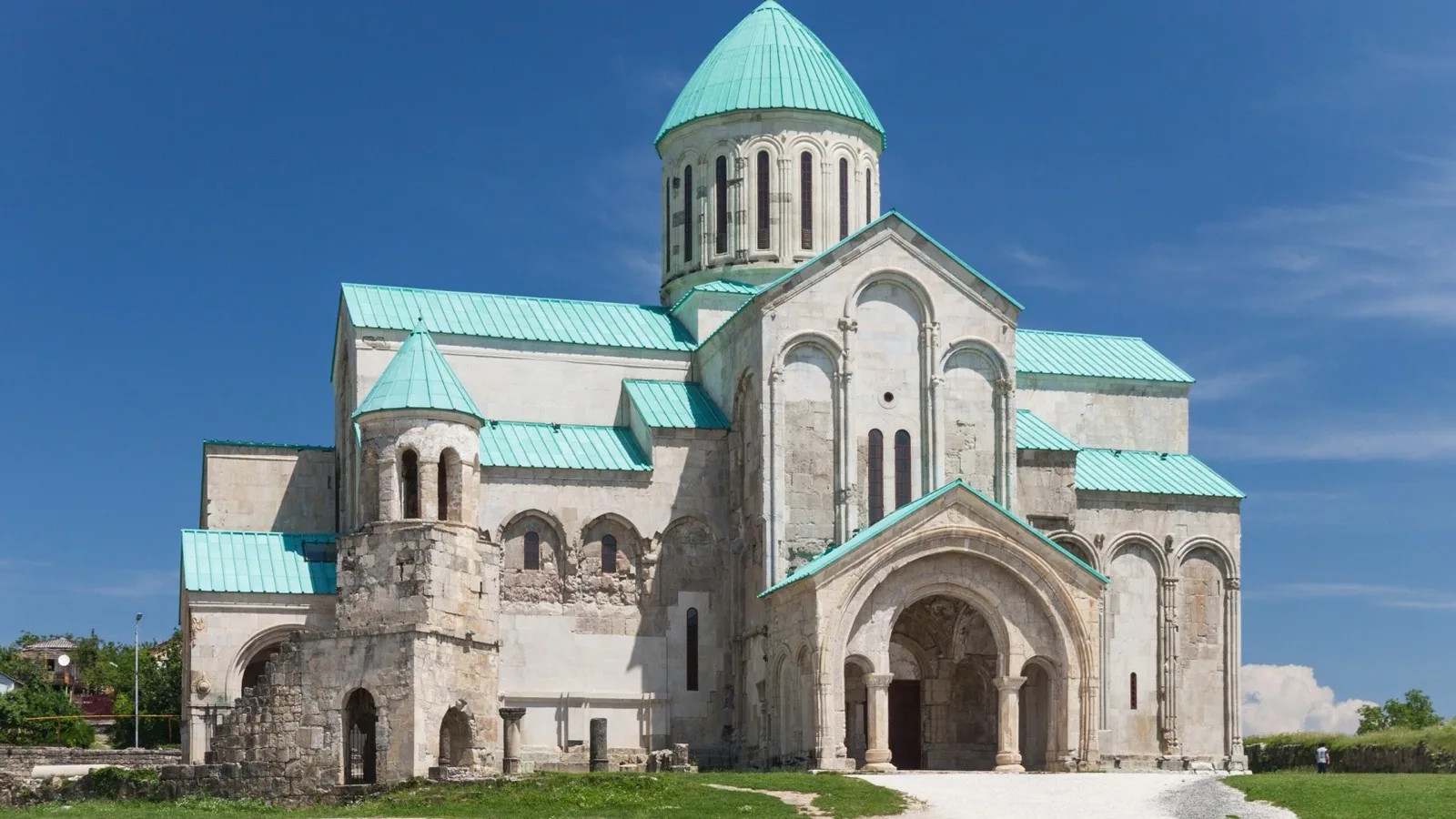 Imereti and Kutaisi - caves, monasteries and a balneological spa